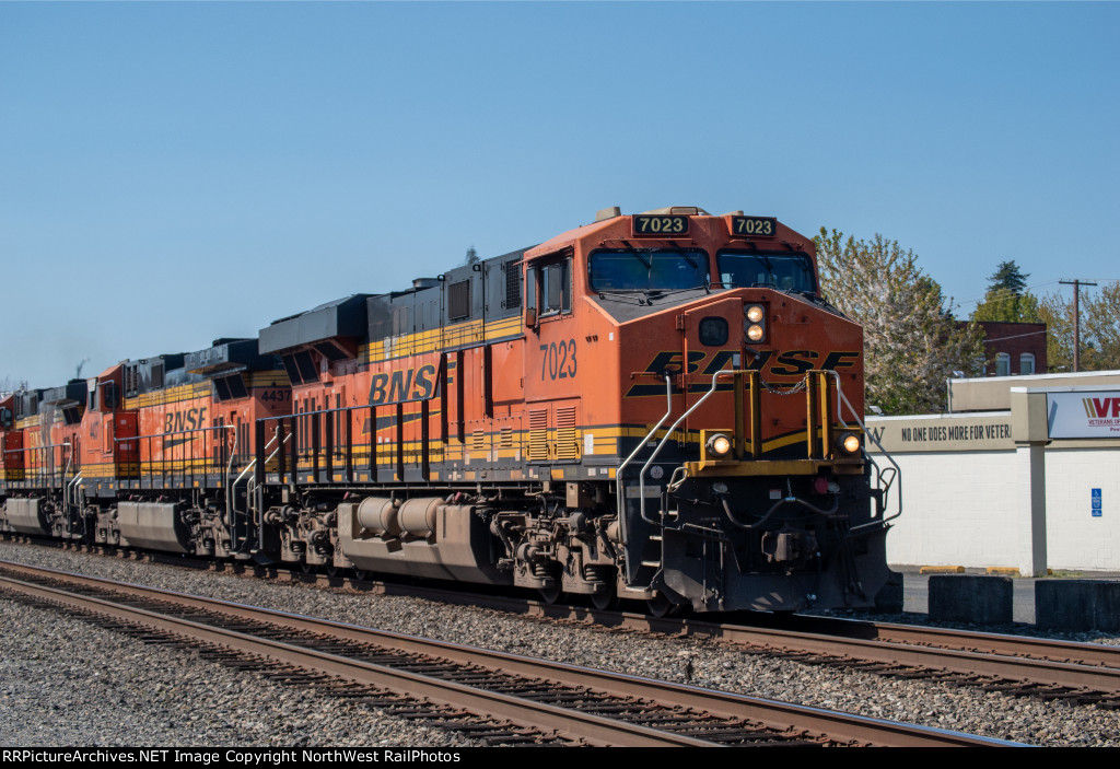BNSF 7023